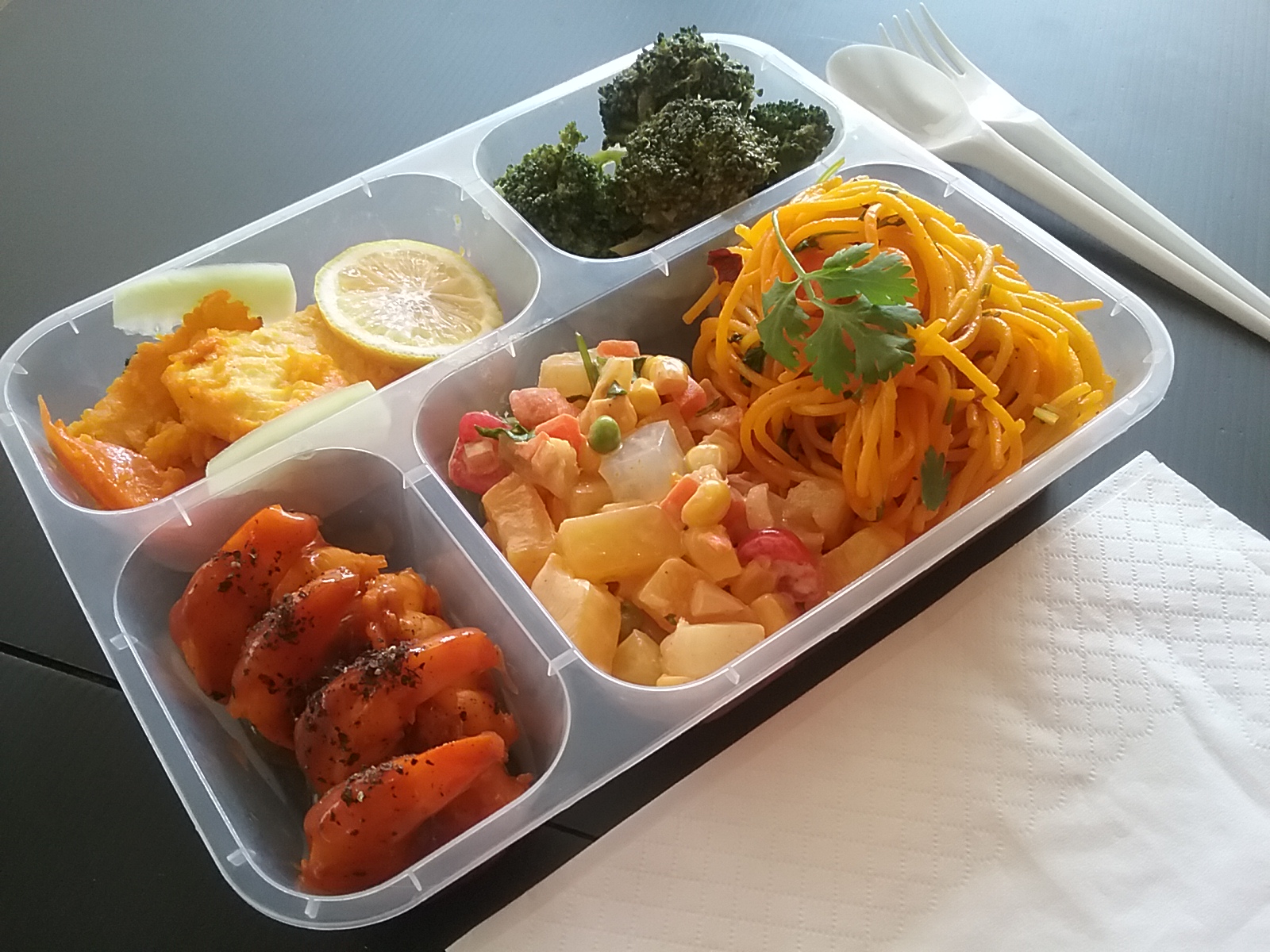 TINGKAT & BENTO MEALS 15 Deluxe Bento ( halal )