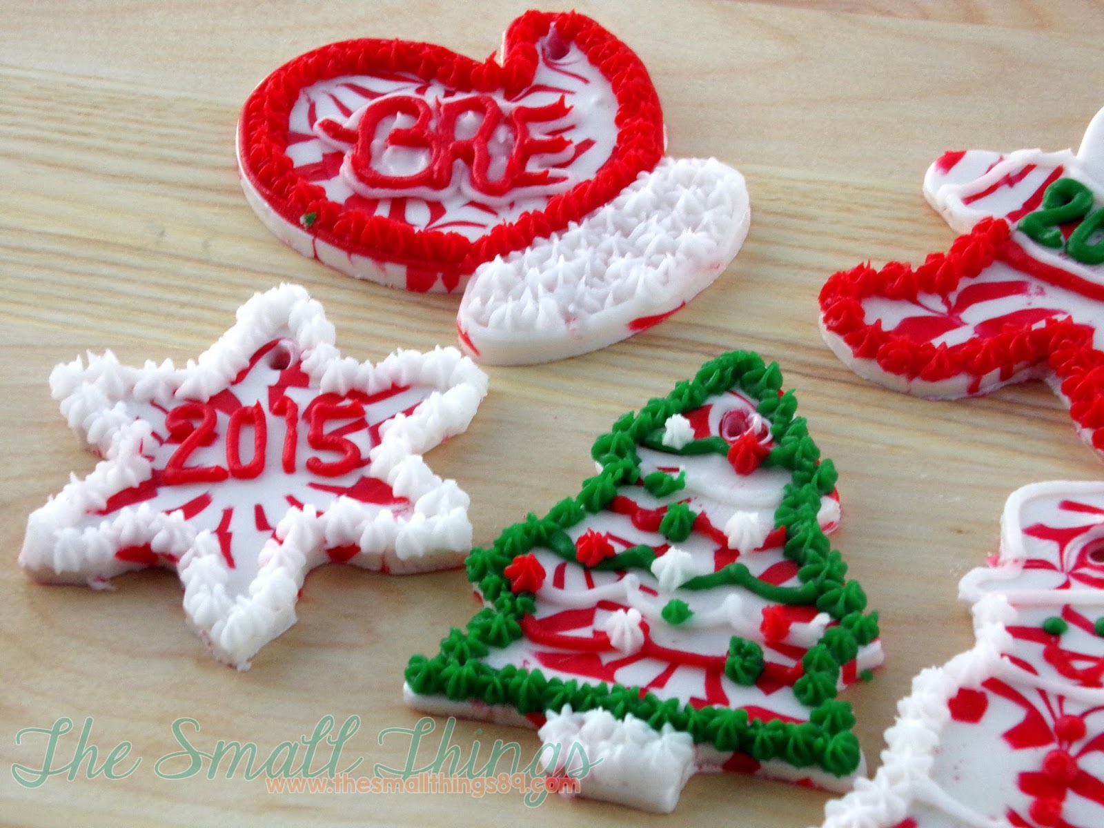 Wow Your Guests With These DIY Adorable & Edible Christmas Ornaments!