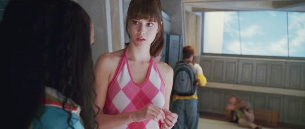 Mary Elizabeth Winstead as Gwen Grayson in Sky High (2005) / 48 Screen Caps...