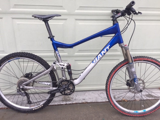 This is an XL (21") 2009 Giant Trance X3 in great shape. 