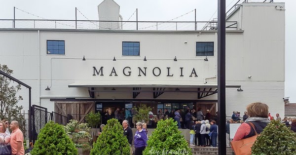 Magnolia Christmas At The Silos 2022 5 Tips To Make The Most Of Your Visit To Magnolia Market - Diy Beautify -  Creating Beauty At Home
