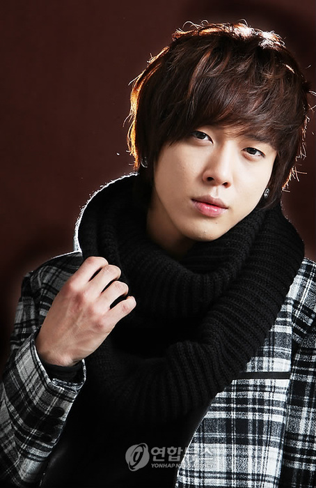 Jung Yong Hwa HairStyle (Men HairStyles) - Men Hair Styles Collection