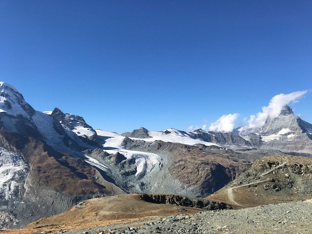 スイス・ツェルマット・ゴルナーグラート山頂からハイキング下山