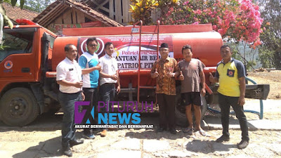 SMK Patriot Pituruh Salurkan Bantuan Air Bersih