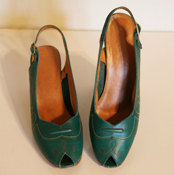 Colourful Buttons: 1940s shoes