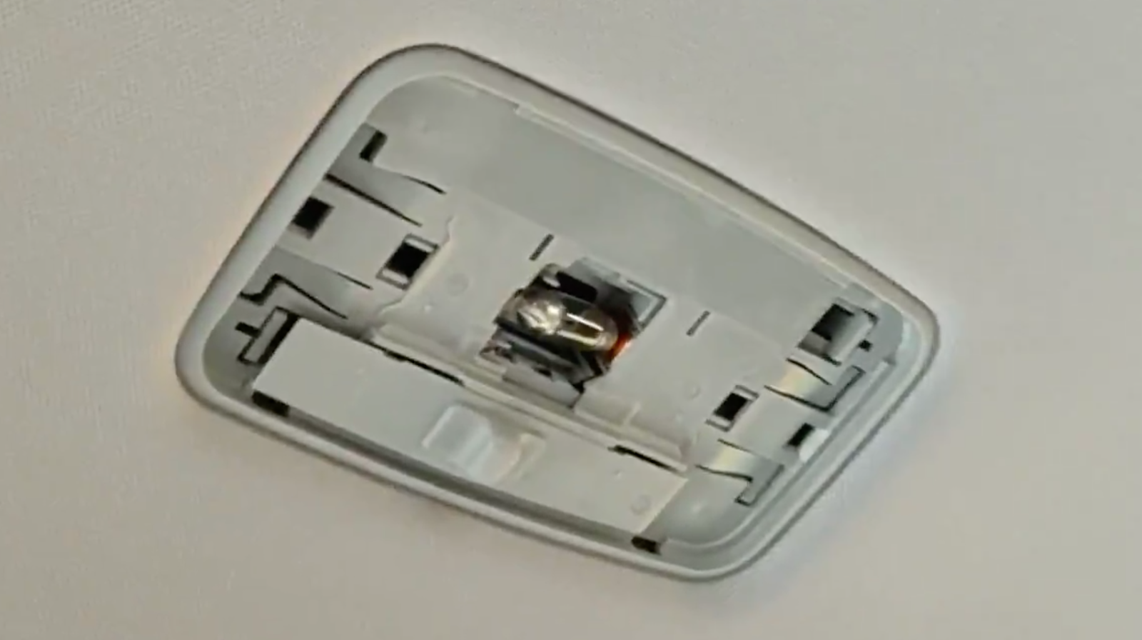 How to Upgrade Dome Lights Toyota Rav4 Guides, How To and More