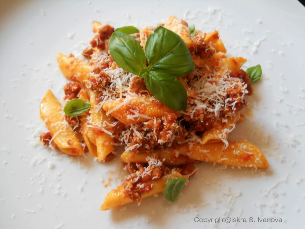 Гарганели с рагу болонезе (Garganelli con ragù bolognese)