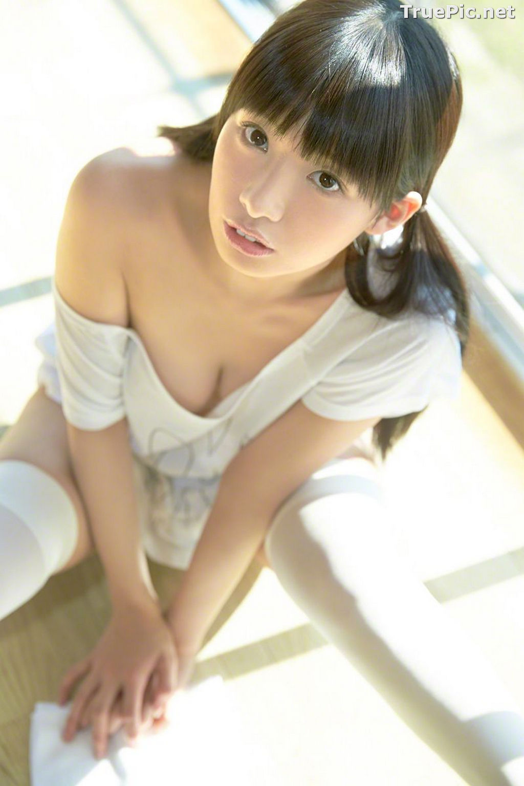 Image Wanibooks No.133 - Japanese Model and Singer - Hikari Shiina - TruePic.net - Picture-128