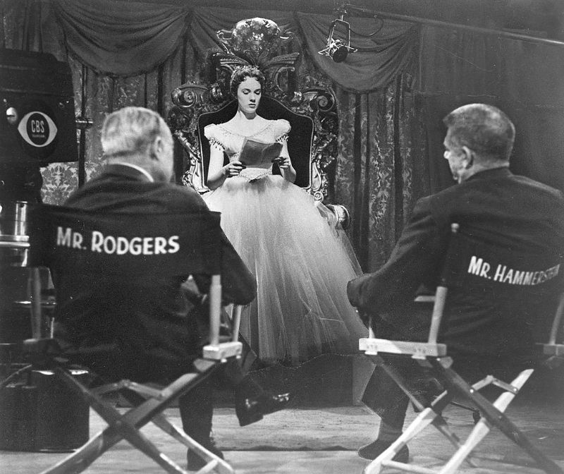 A Look Back at Julie Andrews as Cinderella in 1957 | Vintage News Daily