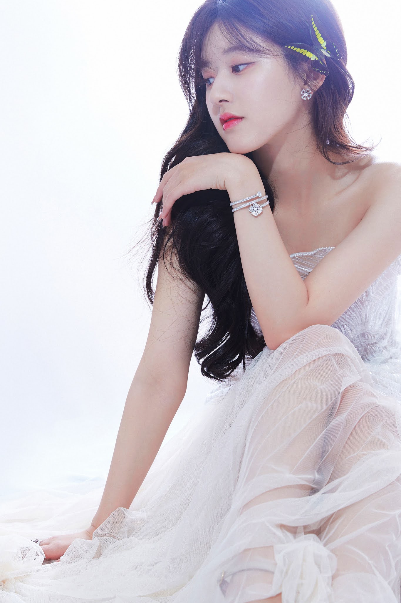 China Entertainment News Zhao Lusi poses for photo shoot