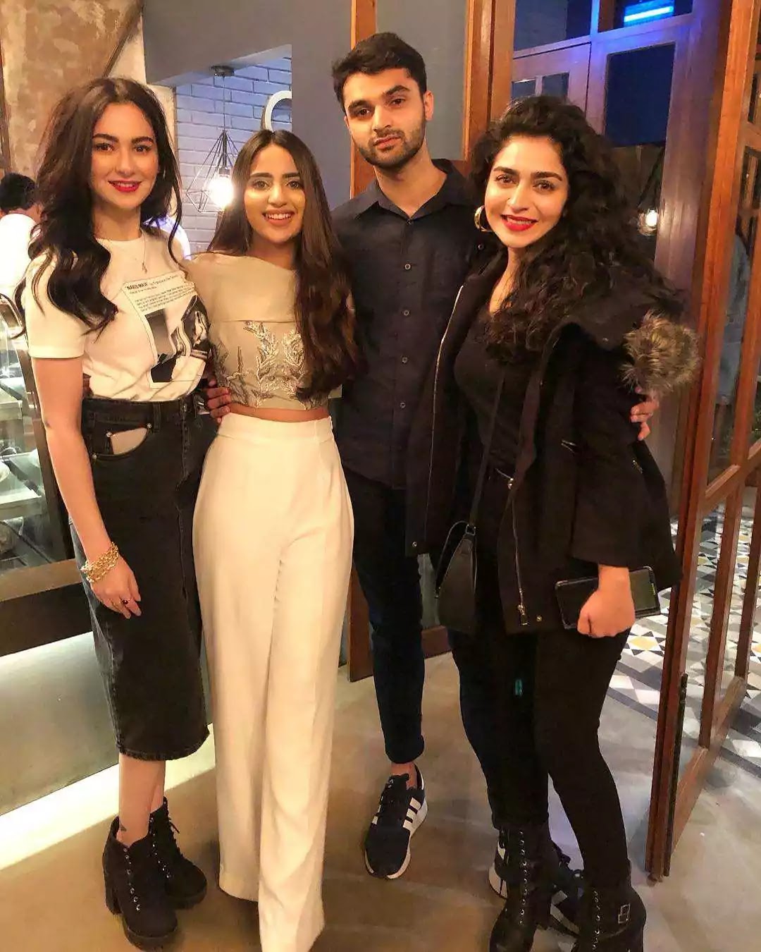 Saboor Ali Host The Grand Party At Home With Showbiz Friends