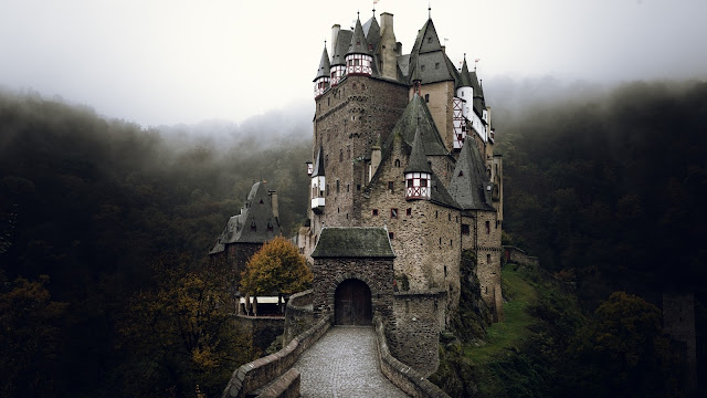 Retro Kimmer S Blog The Amazing Eltz Castle In Germany