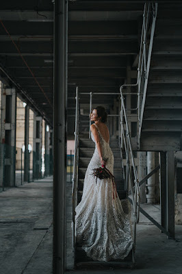 ide foto prewedding manis Standing Pose 