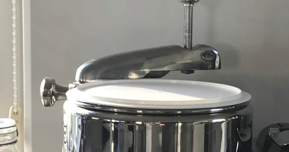 Family FECS When to use Ankarsrum Assistant Original Mixer's dough hook and when to use the