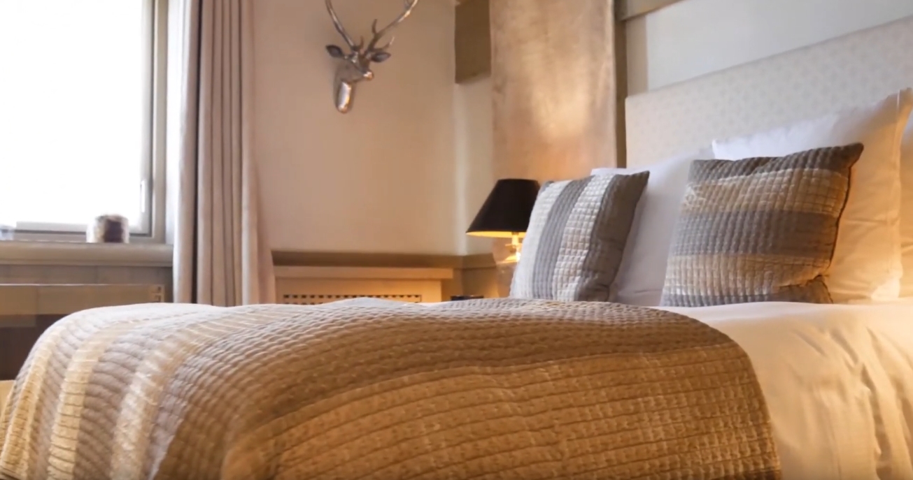 9 Photos vs. Chalet White Pearl - Val d'Isere | Isle Blue Villa Interior Design Tour