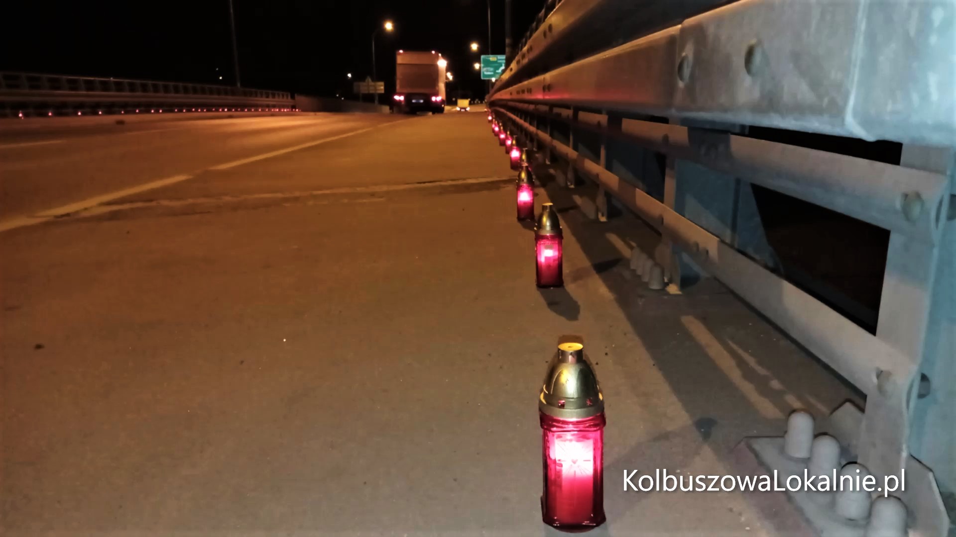 Znicze na moście Ofiar Katastrofy [WIDEO, FOTO]