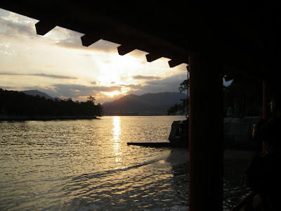 厳島神社から見る夕日