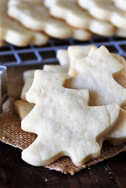 Christmas Tree Shaped Basic Rolled Butter Cookie Image