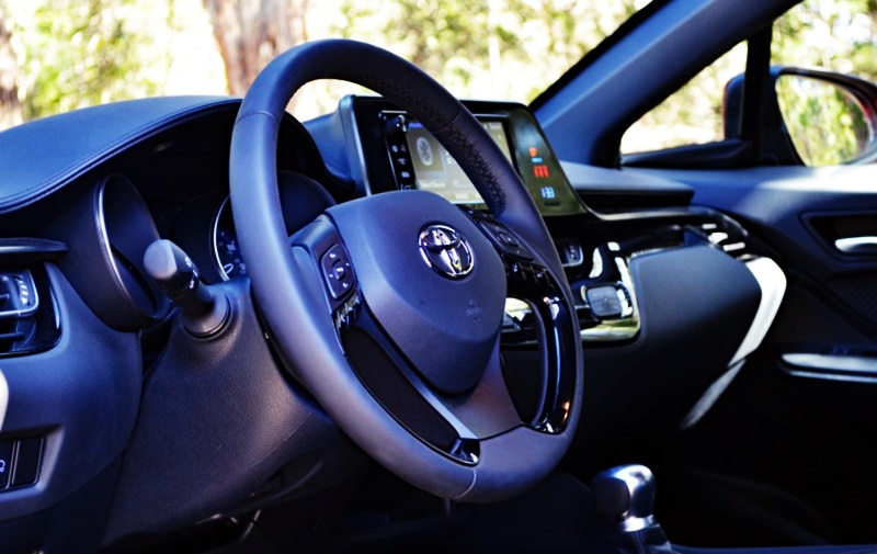 2018 toyota C-HR Review and Spec 2018 toyota C-HR Review and Spec