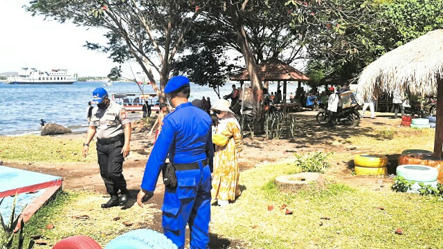 Satpol Airud Polres Lotim Patroli New Normal di Kawasan Pantai