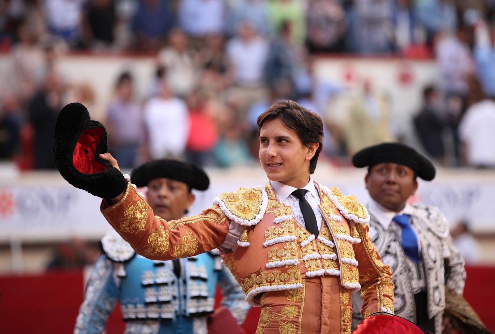 VUELTA AL RUEDO: Peruano Roca Rey y Alejandro Talavante, pilares de la ...