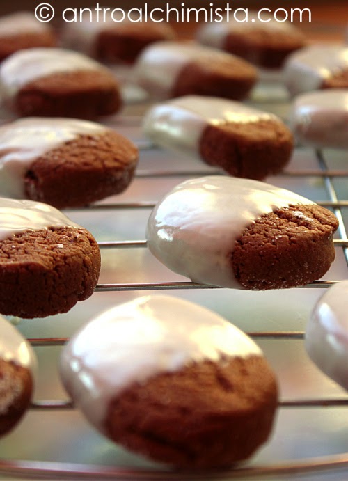 Biscotti alla Nutella glassati con Cioccolato Bianco