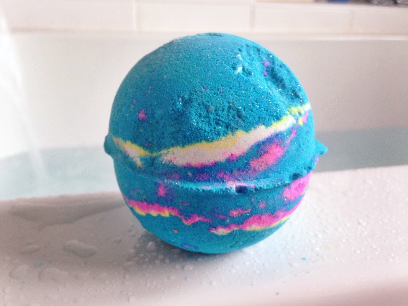 Bath Bombs or Bubble Bars? luxuryblush