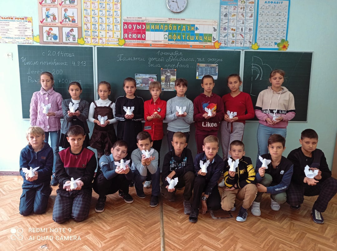 Докучаевск школы. Школа номер 5 города докучаевска. Моу школа 3 города докучаевска. Докучаевск школа 4. Докучаевск 5 школа.