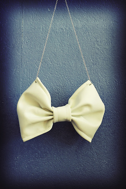 Bow necklace DIY