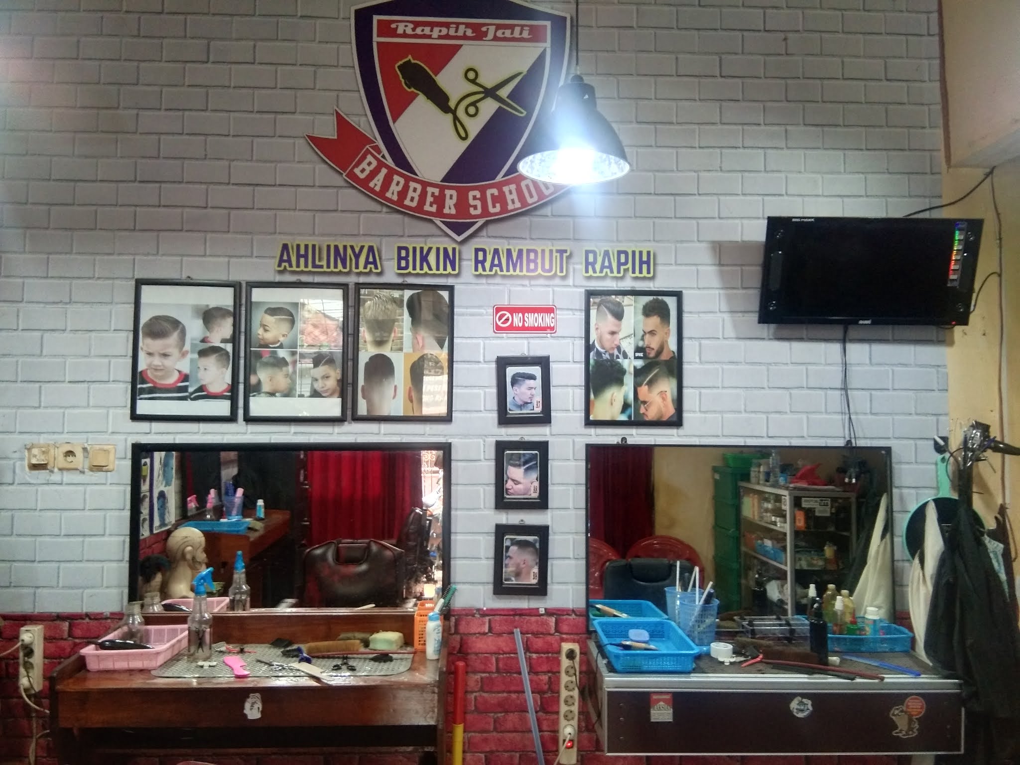 rekomendasi tempat belajar potong rambut di jakarta terdekat