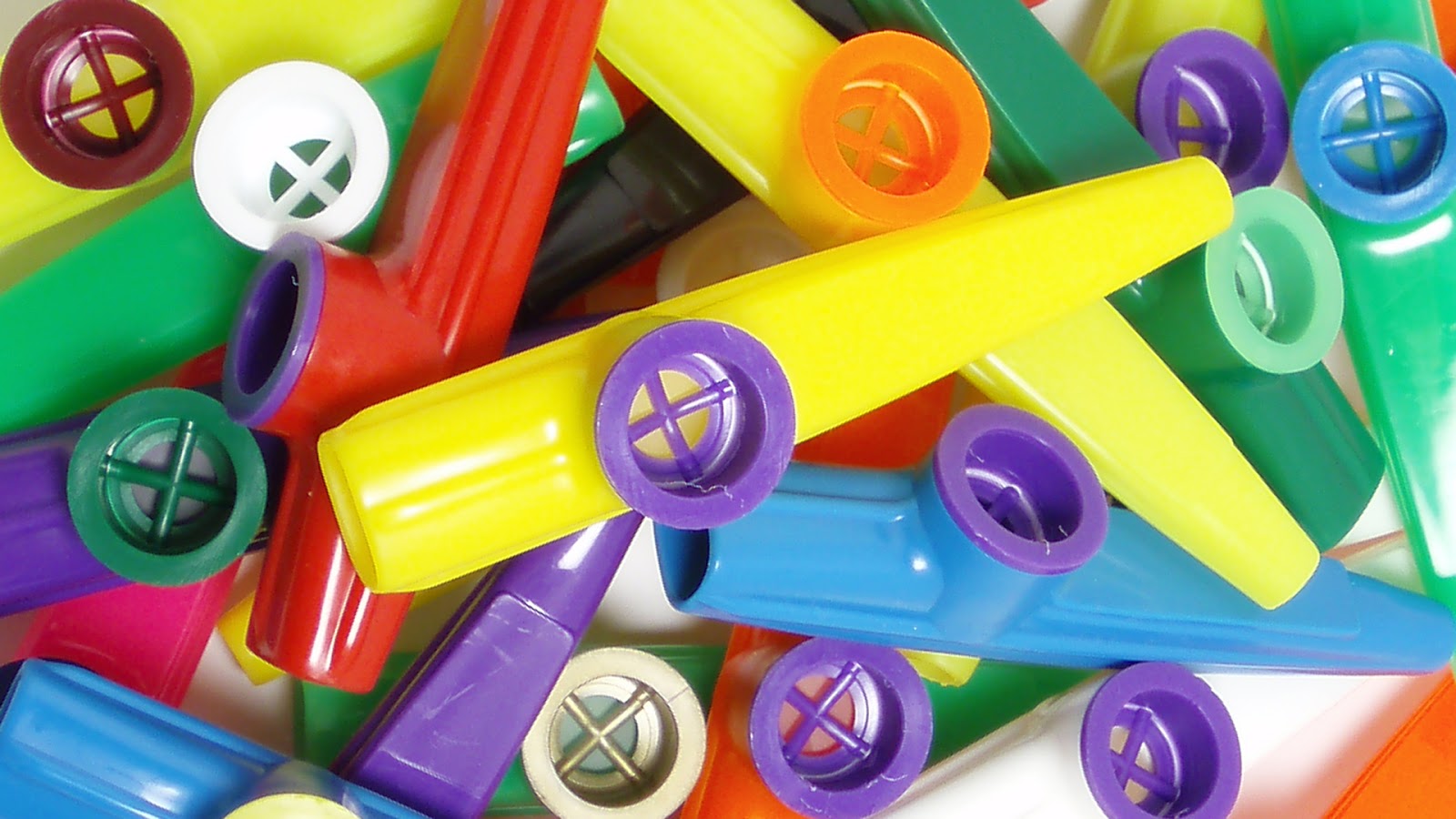 Cara Memainkan Kazoo (Alat Musik Pasangan Ukulele) Irvan Sigufi