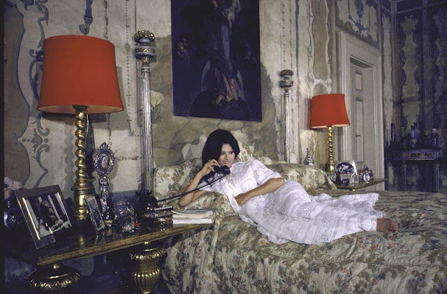 Beautiful Photos of Sophia Loren at Her Grand Roman Villa in 1964 ...