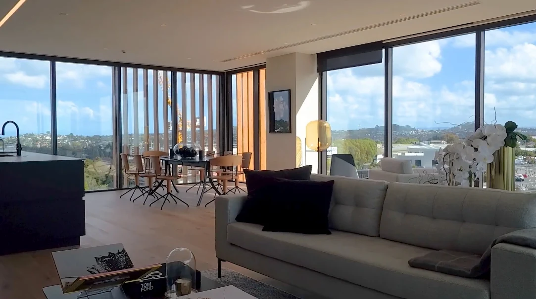 19 Interior Design Photos vs. 254 Kepa Rd #404/250, Horizon, New Zealand Luxury Condo Tour