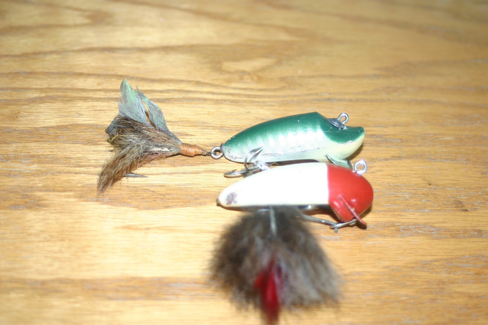 I collect old indiana made fishing lures Hildebrandt Wood Lure (Old