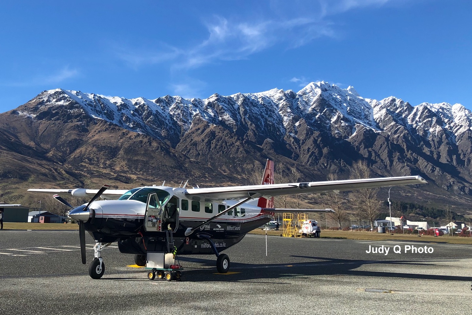 QUEENSTOWN TO MILFORD SOUND ON A LOVELY DAY 982019 Article Mon