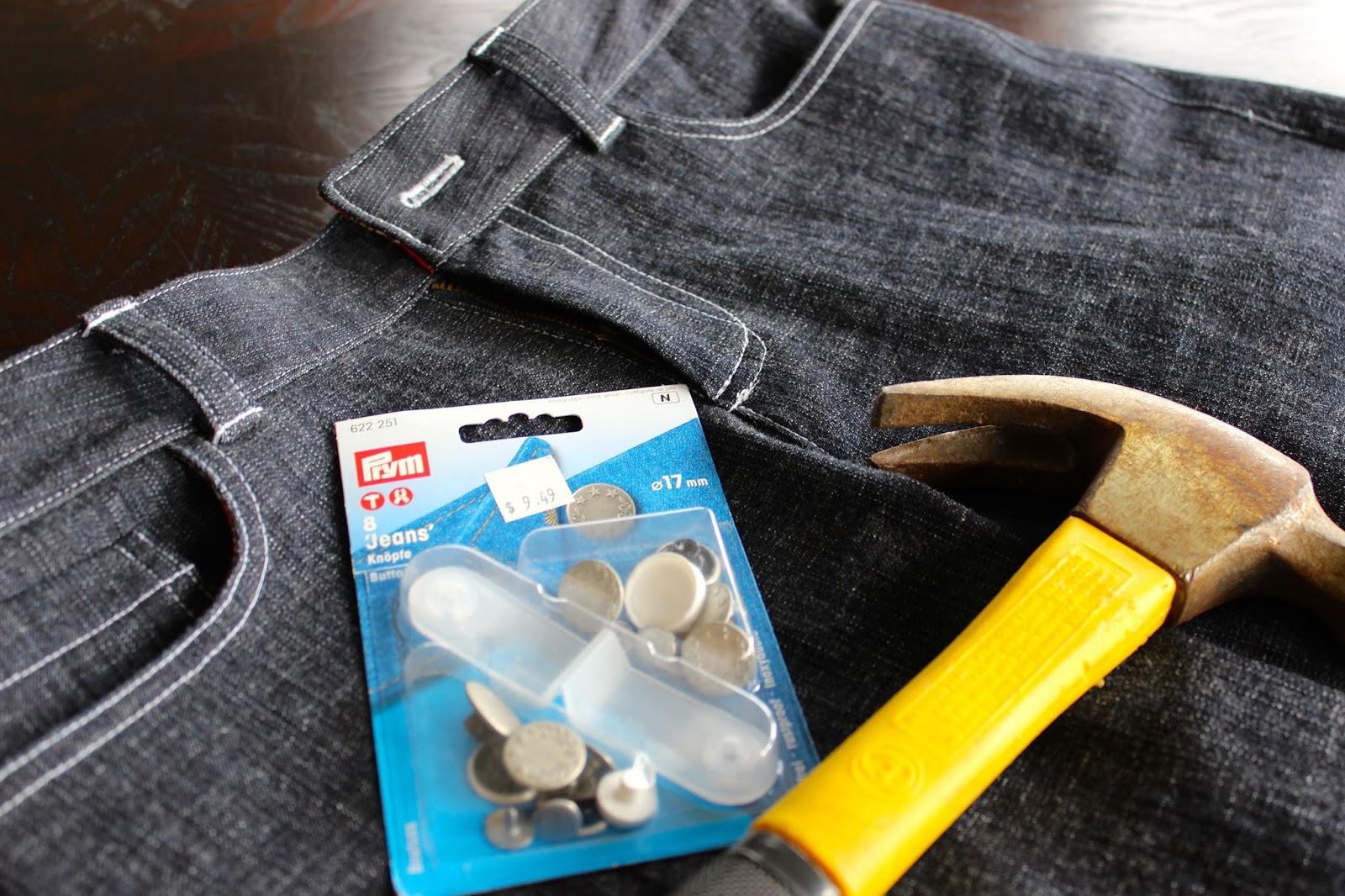 live.faith.homeschool.[sew]. Tutorial How to Attach a Jean Button
