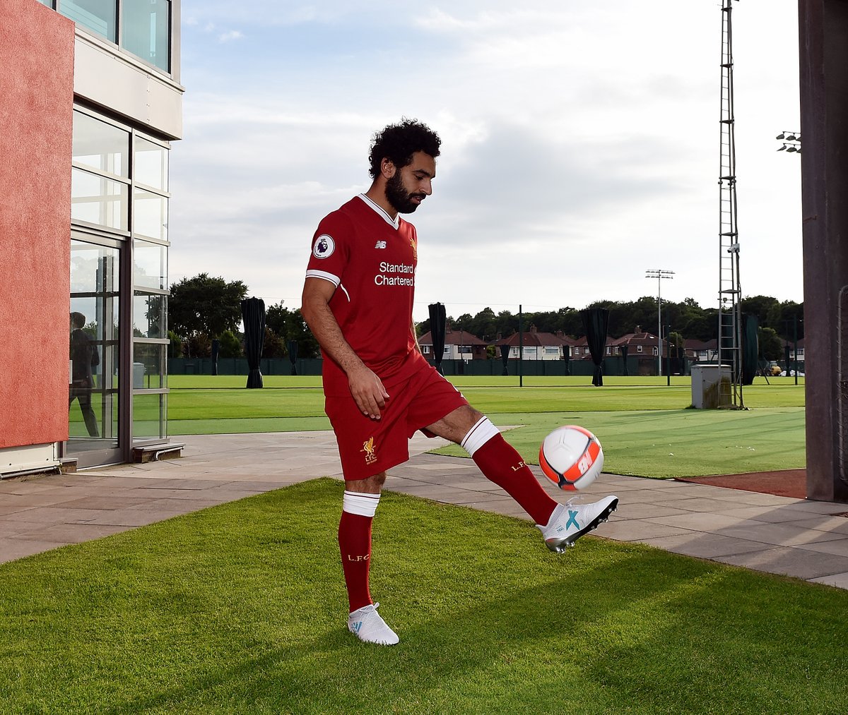 محمد صلاح داخل نادي ليفربول محمد صلاح داخل نادي ليفربول