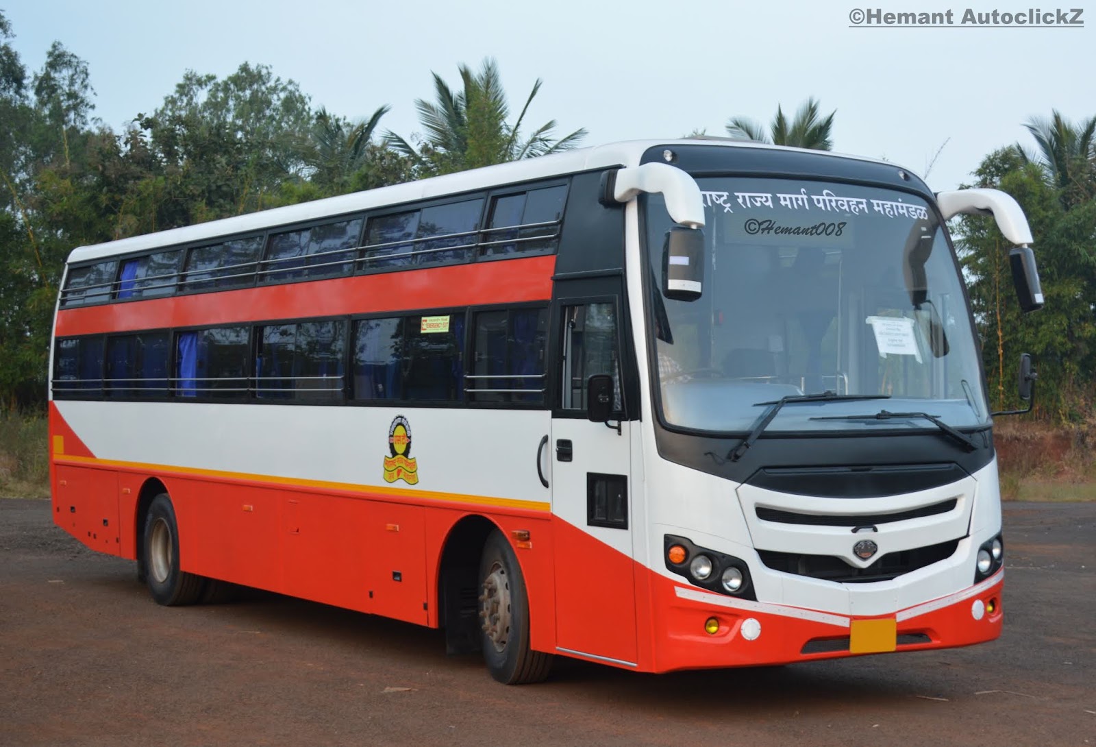 Hemant AutoclickZ M.S.R.T.C Non AC Seater Sleeper By M.G. Bus & Coach.