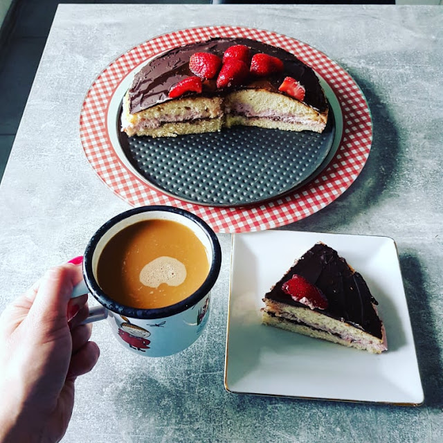 Tort z truskawkami