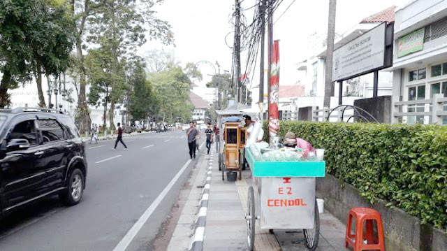 Astagfirullah, Dipalak Preman 50 Ribu Per Hari, Penjual Cendol Ini Sampai Tak Makan