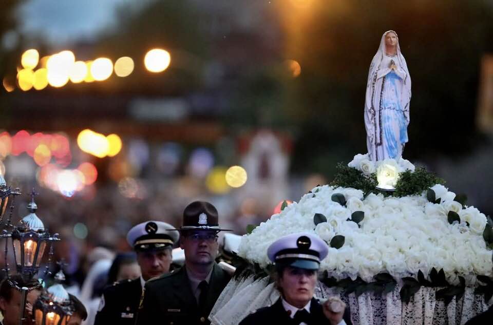 Wow Thousands March in Procession with "Broken Mary" Statue to bring
