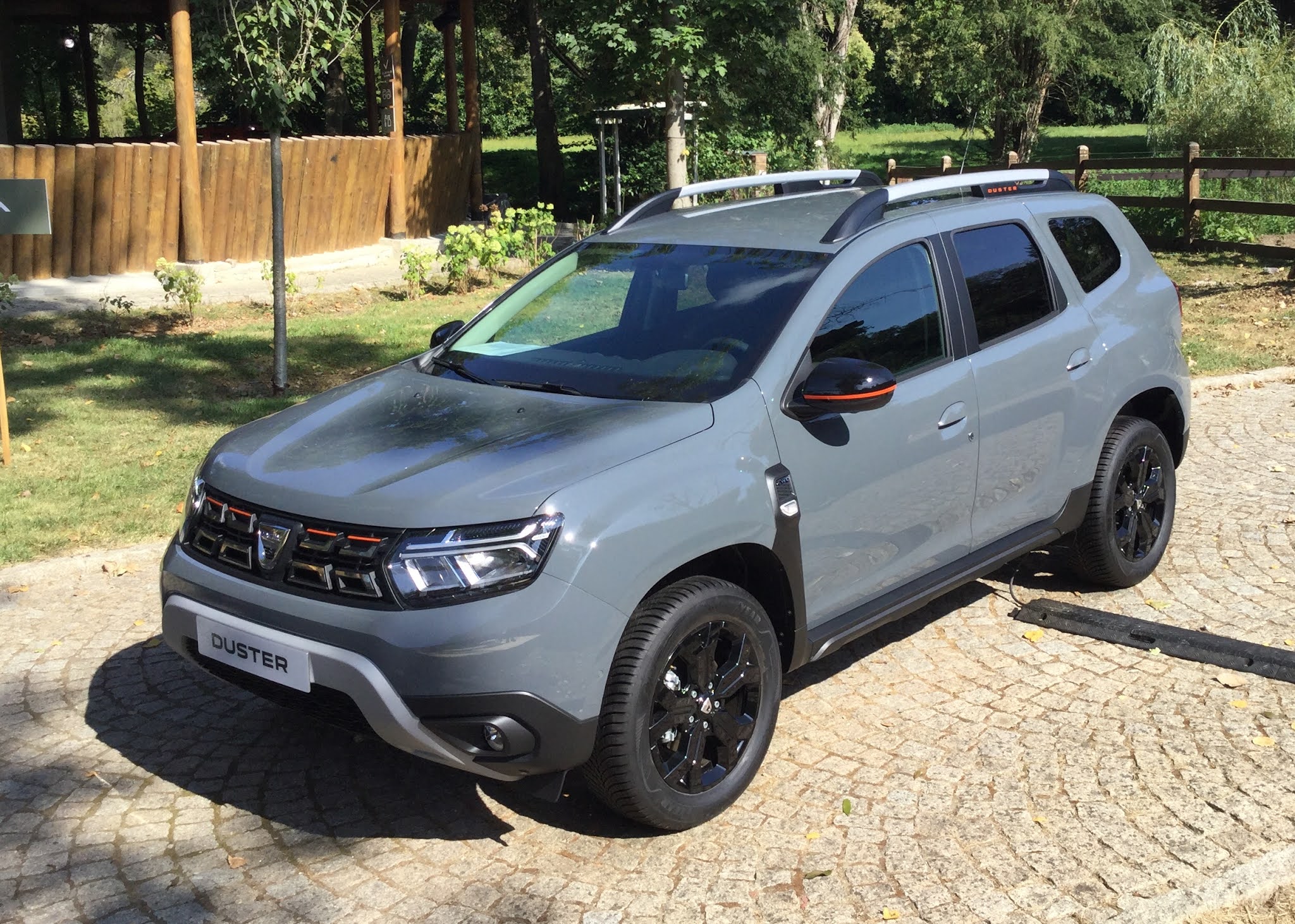 Limitiertes Sondermodell Extreme vom Dacia Duster im März 2022 - Auto ...