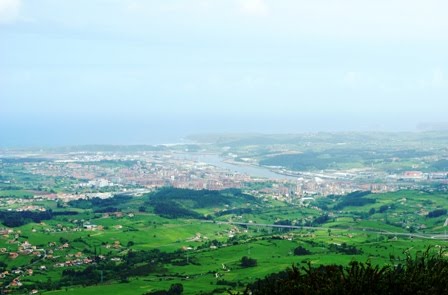 vista de la ría de Avilés desde el Gorfolí