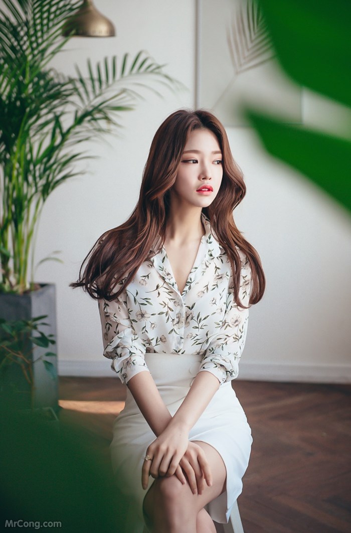 Beautiful Park Jung Yoon in the April 2017 fashion photo album (629 photos) photo 1-7