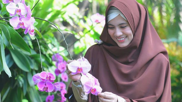 Alhamdulillah Jilbab Syar`i Saat ini Telah Menjadi Trend Baru, Karena ini Keutamaanya