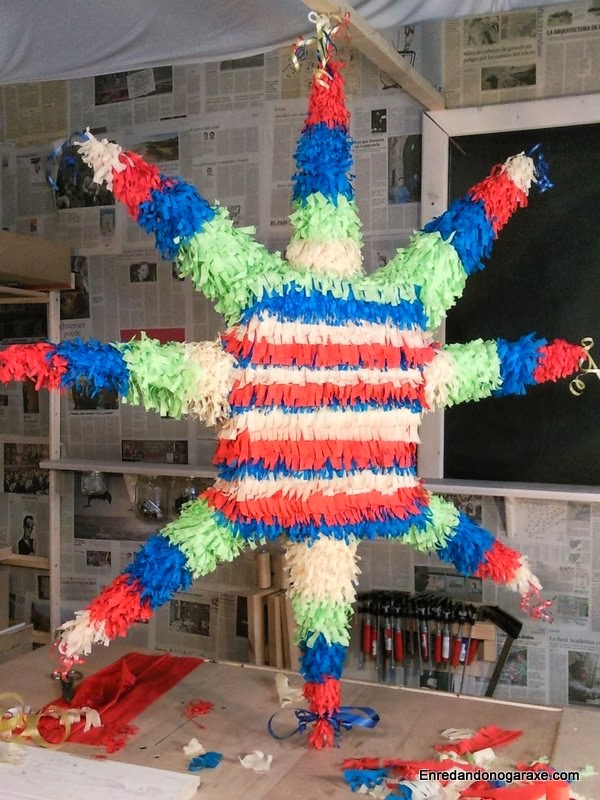 Piñata con forma de estrella terminada, enredandonogaraxe.com