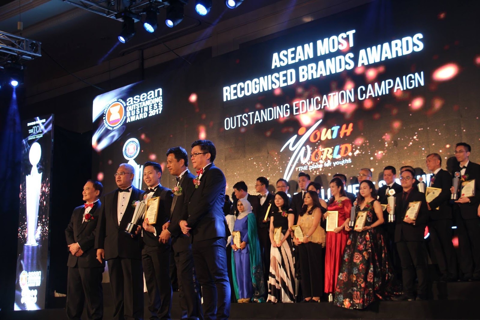 Kl2017 Foreigners Mesmerised By Magnificent Opening Ceremony