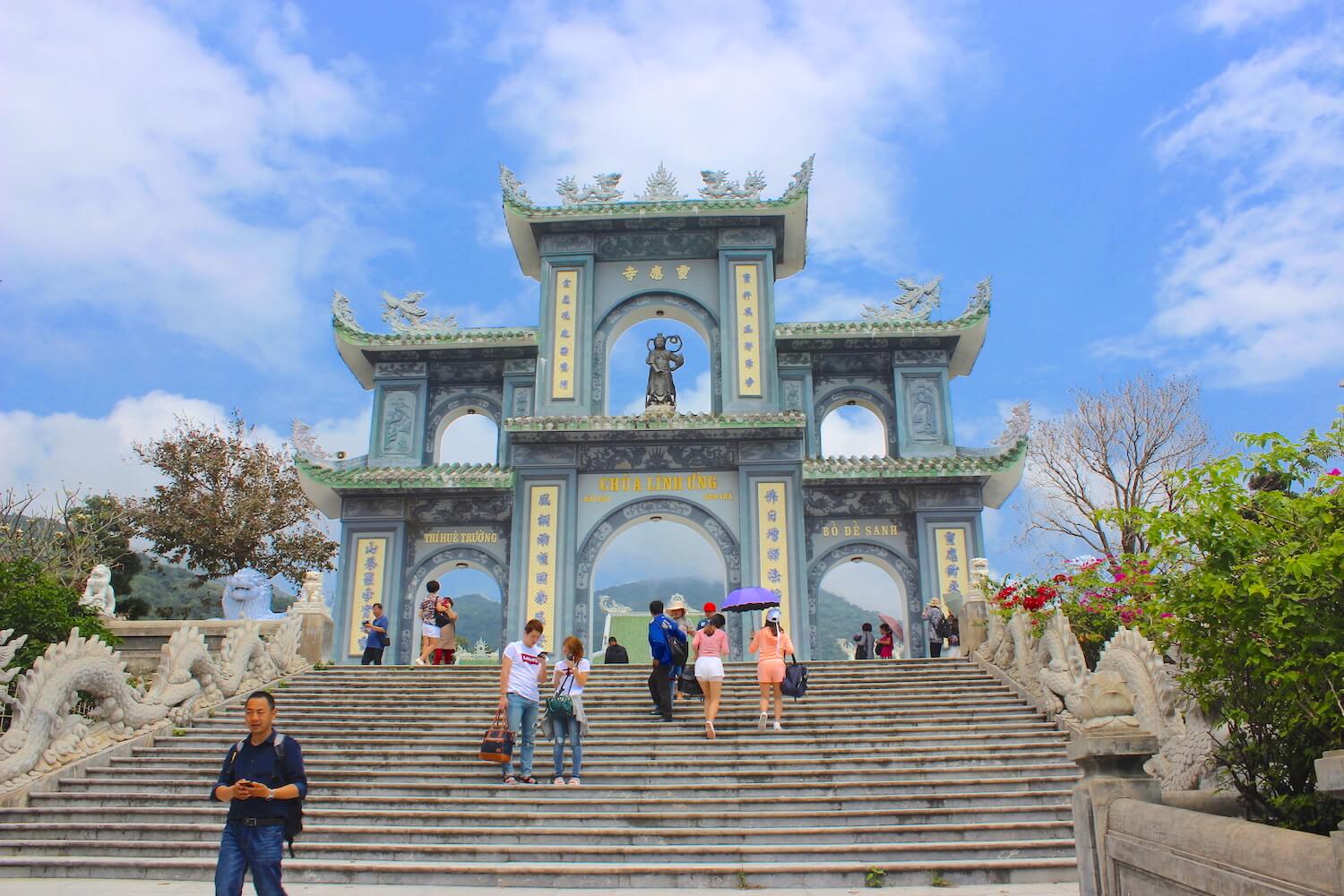 linh ung gate in da nang
