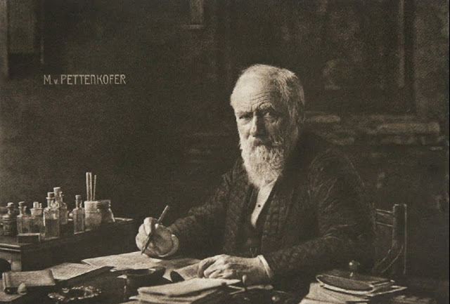 Макс фон Петтенкофер (Max von Pettenkofer) –  немецкий ученый-естествоиспытатель, химик,  основоположник современной гигиены.