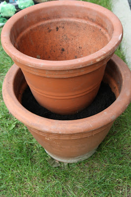 Teacup-In-The-Garden: Ein Kräutertürmchen